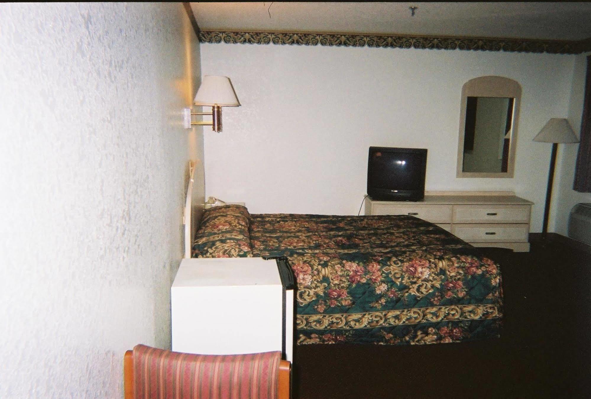 Budget Inn Wentzville Bagian luar foto